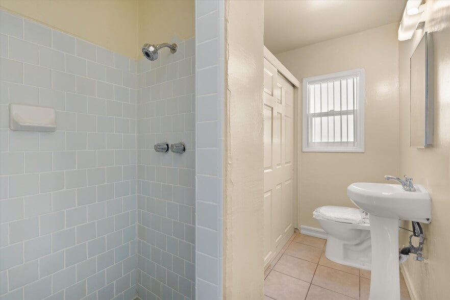 More Photos Of 10600 S Inglewood Ave, Inglewood Apartments For Sale