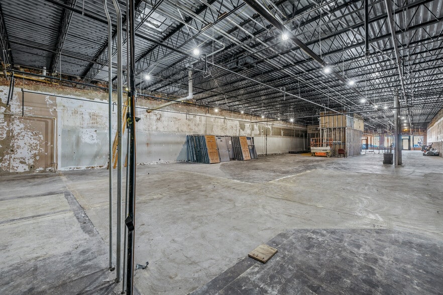 More Photos Of 116 S Broad St, Monroe Restaurant For Lease