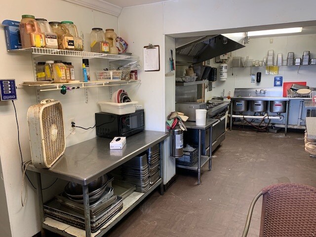 More Photos Of 203 Farrs Bridge Rd, Pickens General Retail For Sale