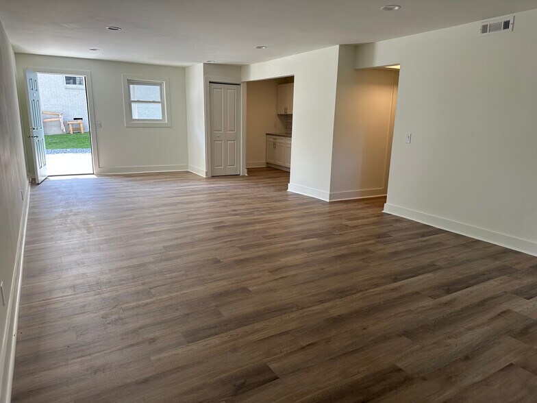 More Photos Of 125 Jones St, Blue Ridge Apartments For Sale