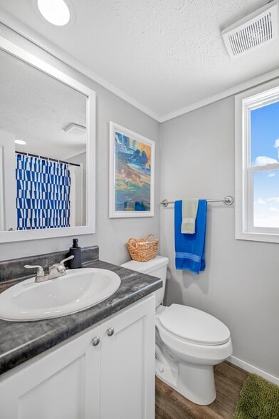More Photos Of 702 8th St, Port Lavaca Manufactured Housing Mobile Home Park For Sale