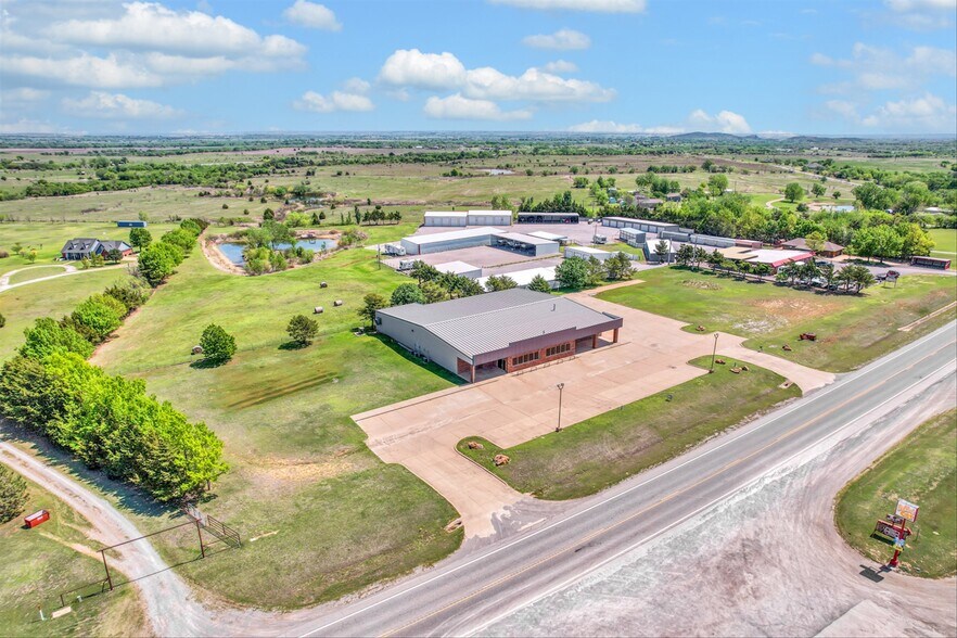 More Photos Of Highway 58, Medicine Park Supermarket For Sale
