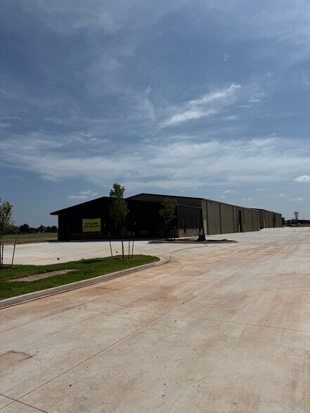 More Photos Of 1500 N Lincoln Blvd, Edmond Unknown For Lease