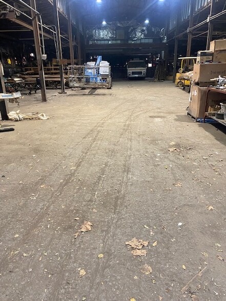 More Photos Of 813 S Reading Ave, Boyertown Manufacturing For Lease