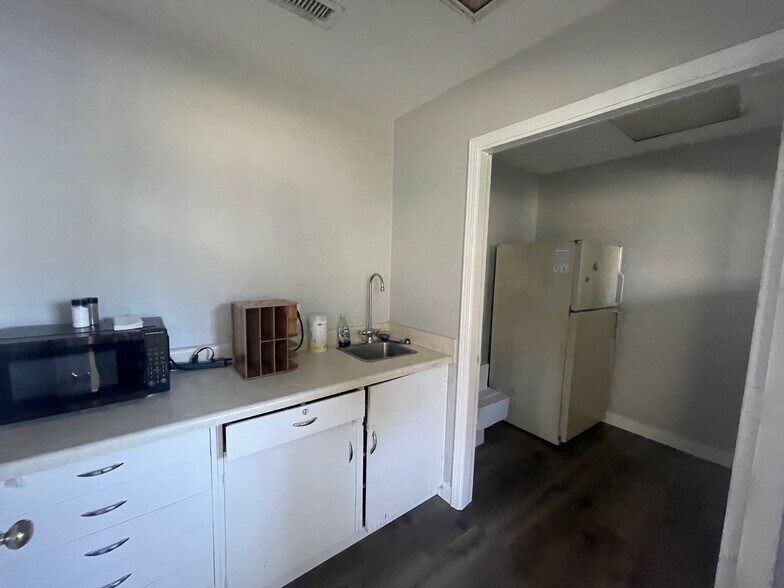 More Photos Of 109 Tucker St, Jackson Office For Sale