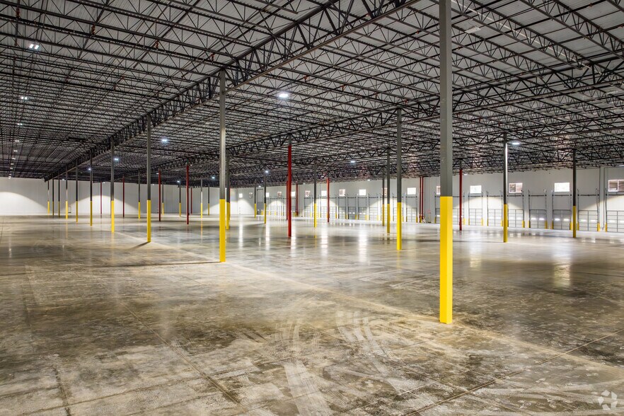 More Photos Of 3611 Jonesboro Rd, Atlanta Distribution For Lease