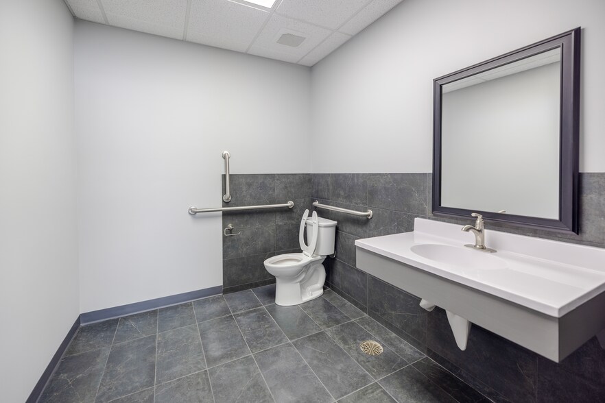 More Photos Of 21034 Chippendale Ave W, Farmington Industrial For Sale