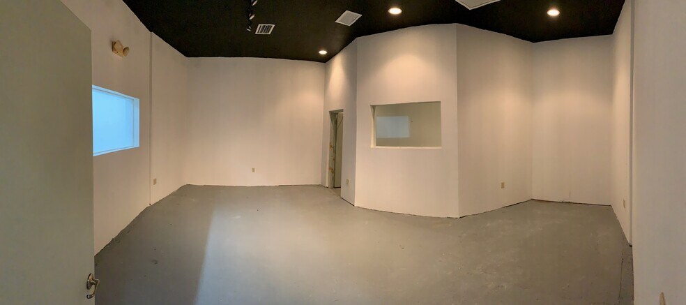 More Photos Of 14200-14238 SW 136th St, Miami Light Manufacturing For Sale
