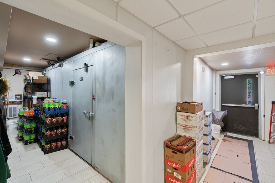 More Photos Of 232 W Moorestown Rd, Wind Gap Restaurant For Sale