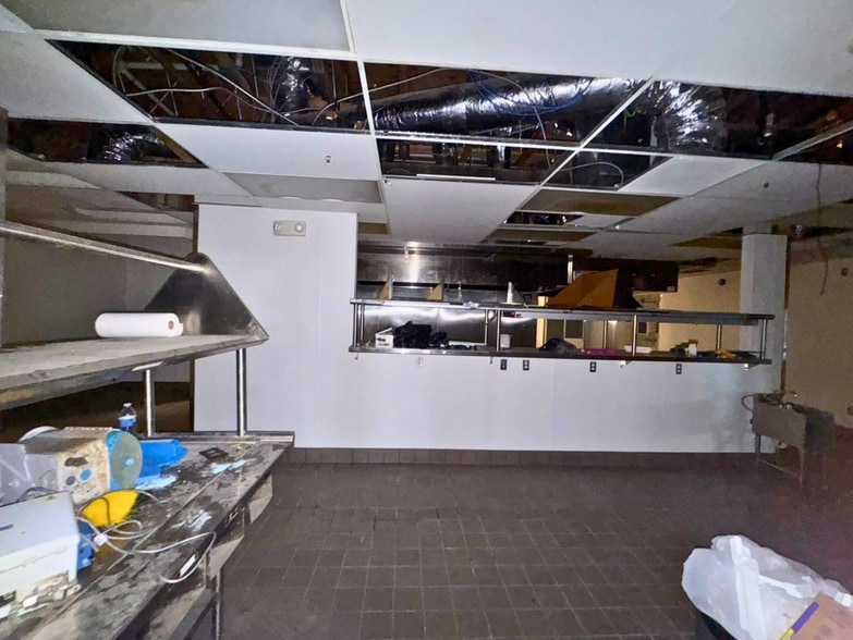 More Photos Of 1380 W Centerville Rd, Garland Restaurant For Lease