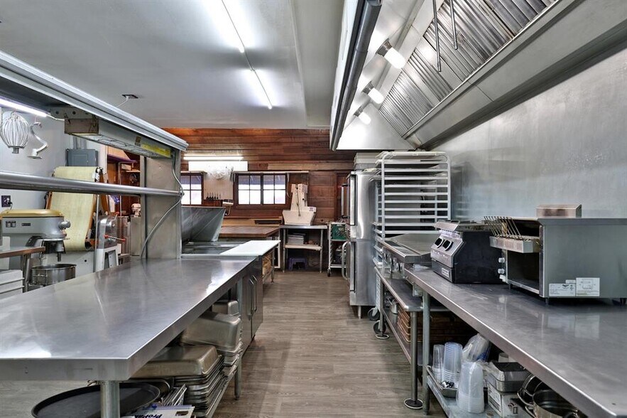 More Photos Of 5501 Route 4, Killington Restaurant For Sale