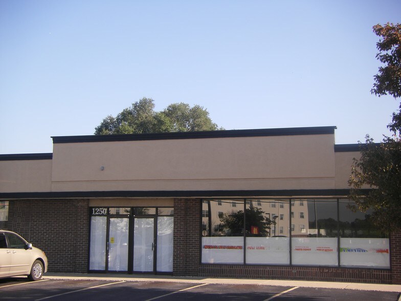 More Photos Of 1232-1250 W Ogden Ave, Naperville Unknown For Lease