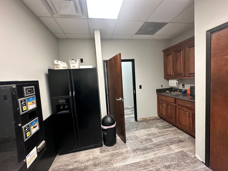 More Photos Of 4485 N Industrial Dr, Cumming Warehouse For Lease