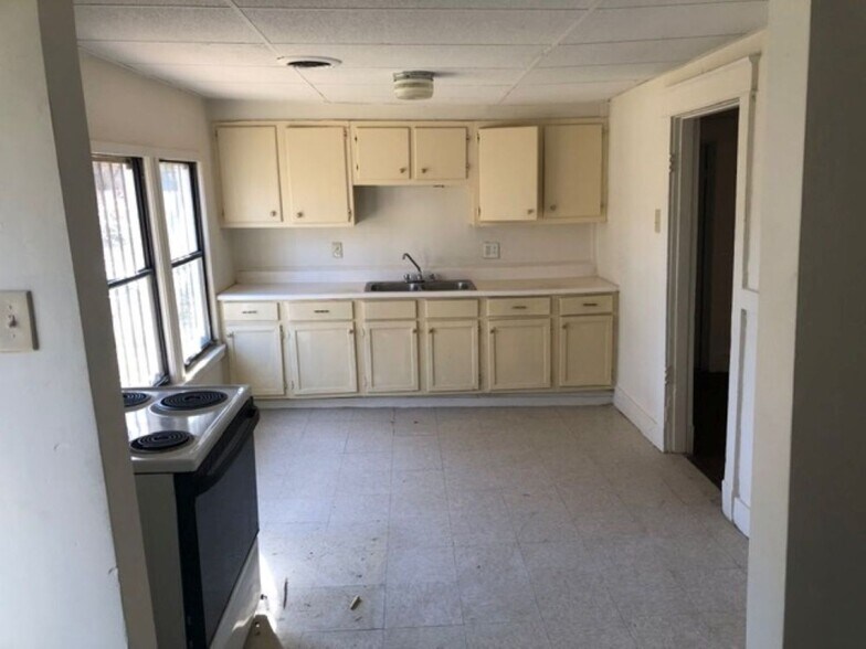 More Photos Of 1088 National St, Memphis Apartments For Sale
