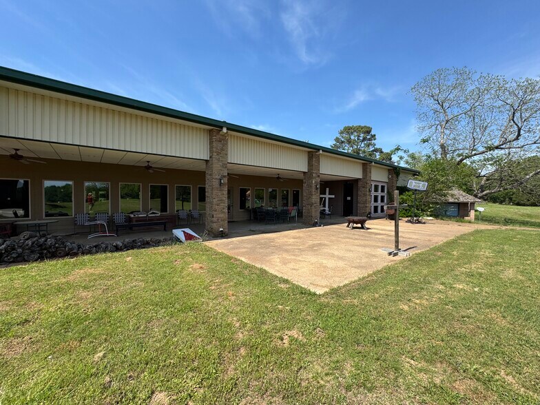More Photos Of 2130 Country Club Rd, Palestine Golf Course Driving Range For Sale