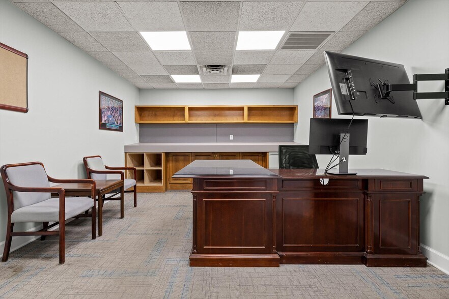 More Photos Of 1801 E 23rd St, Chattanooga Light Distribution For Lease