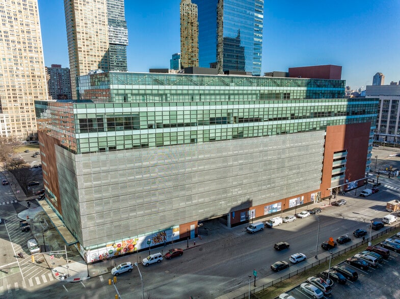 More Photos Of 135 Greene St, Jersey City Office For Lease