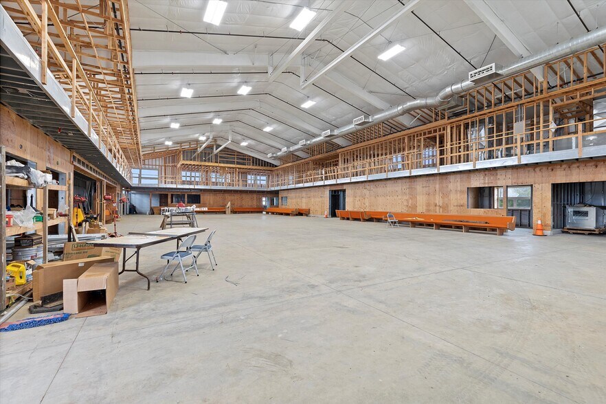More Photos Of 1025 NW Grove st, Newport Industrial For Sale