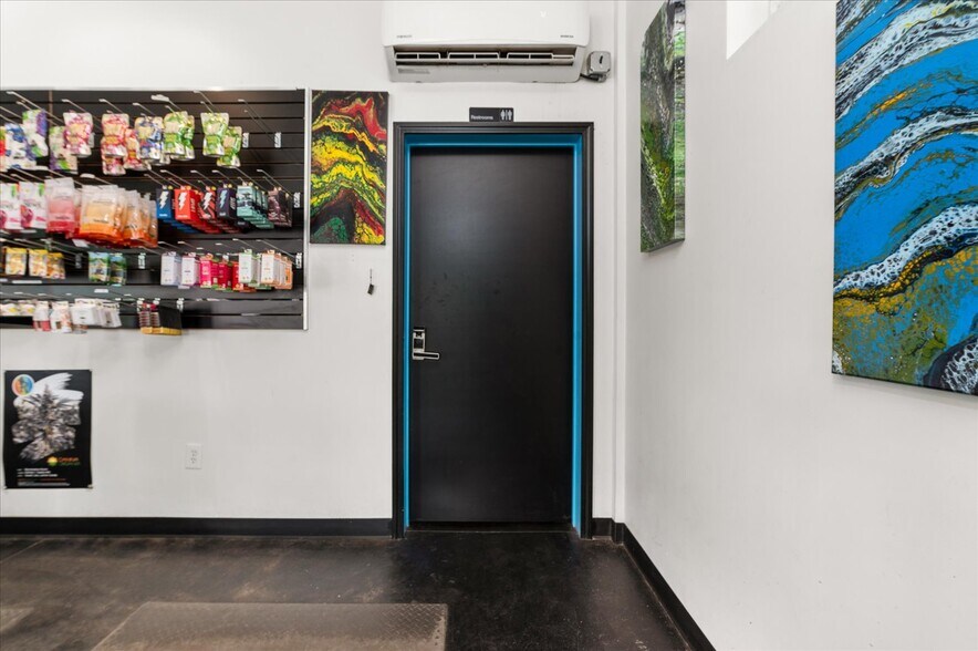 More Photos Of 6063B Hwy 291, Nine Mile Falls Freestanding For Sale