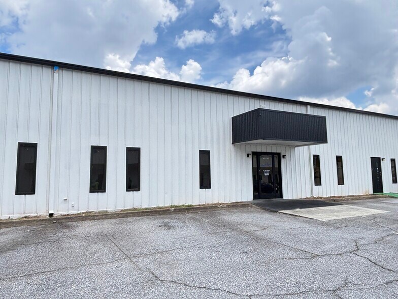 More Photos Of 2970 Ask Kay Dr SE, Smyrna Unknown For Lease