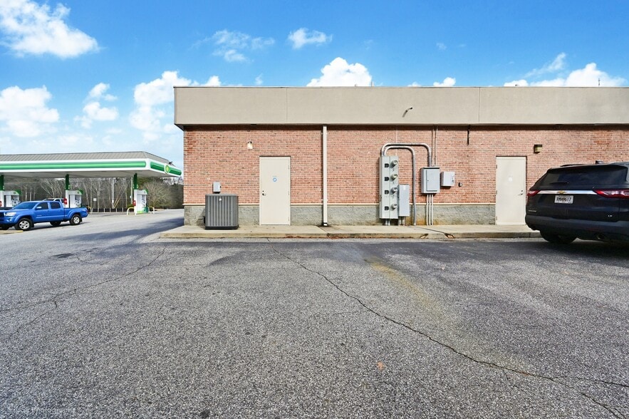 More Photos Of 11242 Cumming Hwy, Canton Unknown For Lease