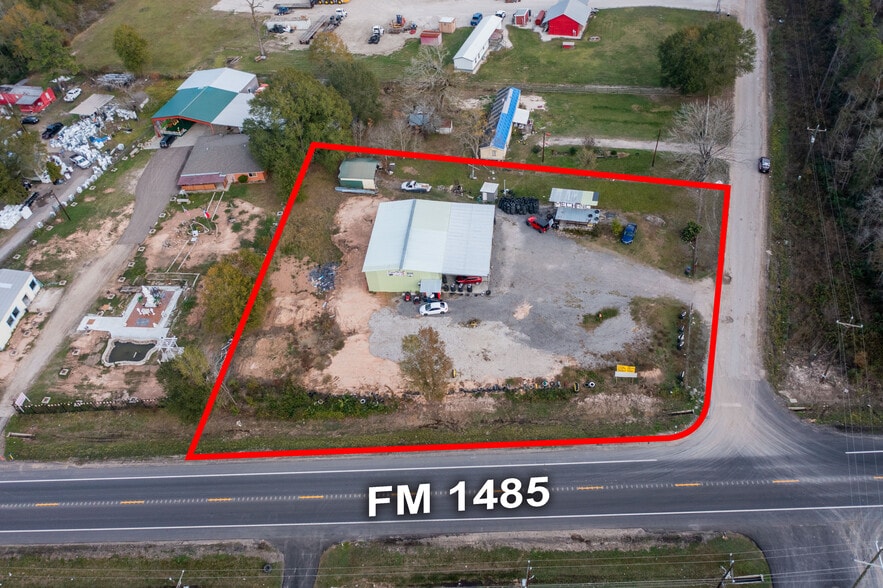 More Photos Of 22725 Lost Lake Dr, New Caney Light Distribution For Sale