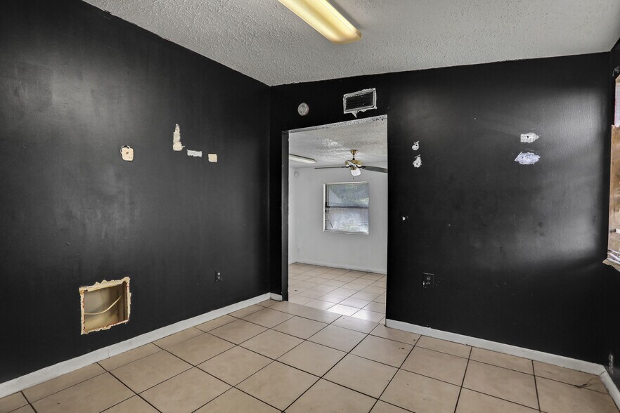 More Photos Of 6406 Merrill Rd, Jacksonville Office For Sale