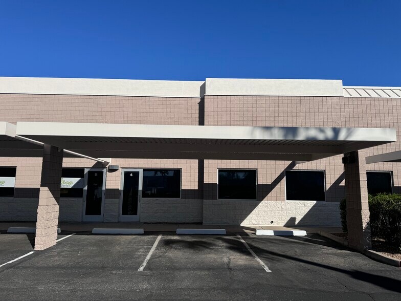 More Photos Of 16055 N Dial Blvd, Scottsdale Warehouse For Lease