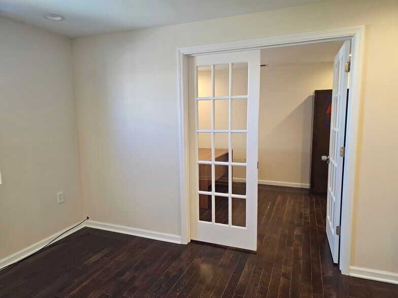 More Photos Of 27 S Royal Ave, Front Royal Medical For Lease