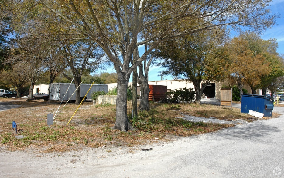 More Photos Of 5840 Ulmerton Rd, Clearwater Manufacturing For Lease