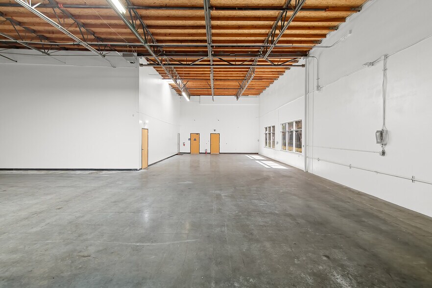 More Photos Of 11264 Monarch St, Garden Grove Warehouse For Sale
