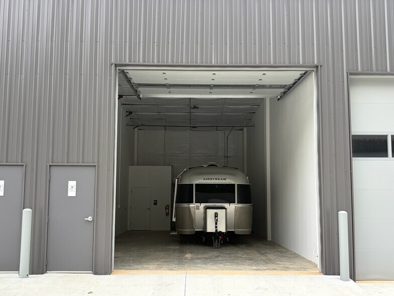 More Photos Of 419 Veterans Blvd., Auburn Specialty For Lease