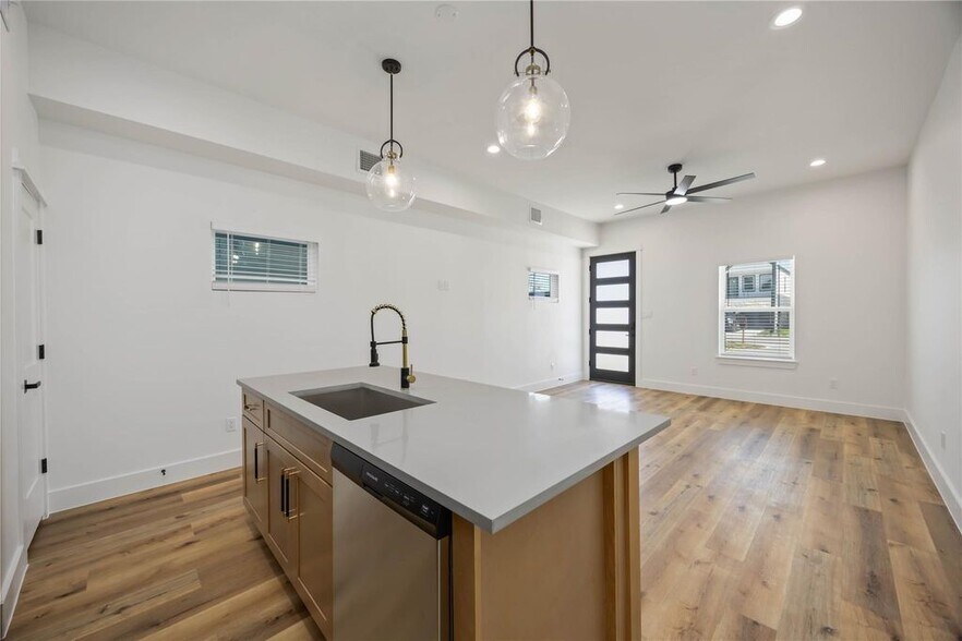 More Photos Of 8009 Cora st, Houston Multifamily For Sale