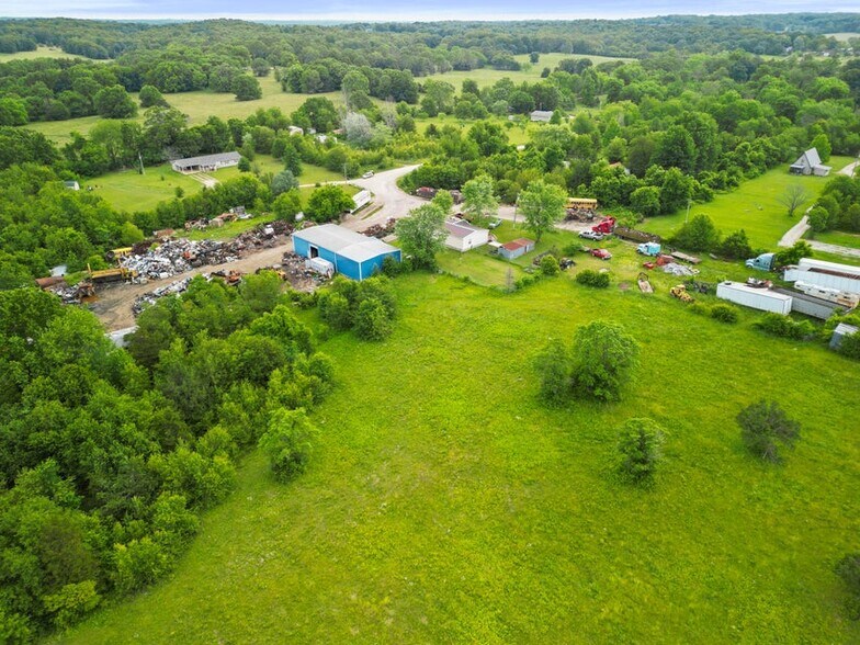 More Photos Of 1219 Private Road 1060, West Plains Recycling Center For Sale