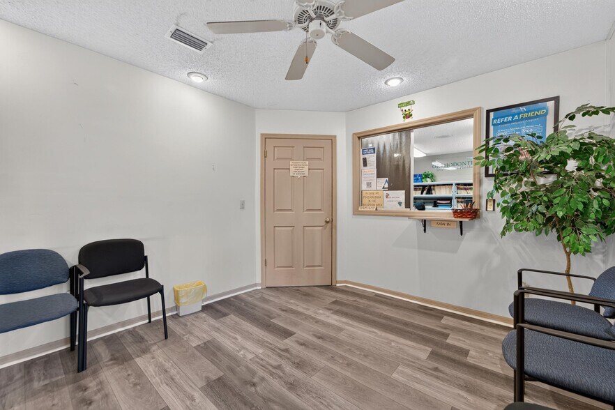 More Photos Of 1205 W Baker St, Plant City Medical For Sale