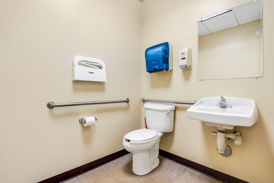 More Photos Of 3900-3908 NW 126th Ave, Coral Springs Warehouse For Sale