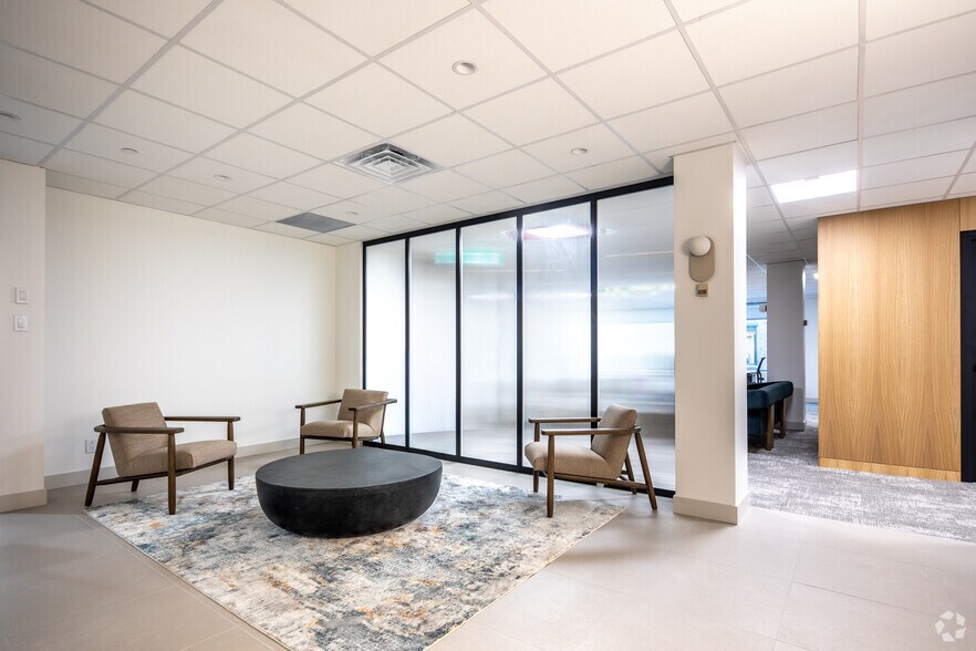 More Photos Of 1555 Rue Peel, Montréal Office For Lease