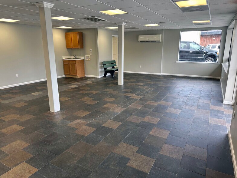 More Photos Of 4510 S Main St, Acworth Freestanding For Lease