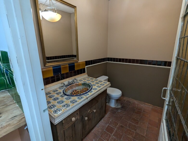 More Photos Of 603 Detroit St, La Porte Loft Creative Space For Sale