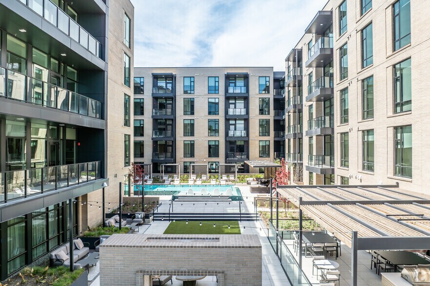 More Photos Of 3230 Camp Bowie Blvd, Fort Worth Office For Lease