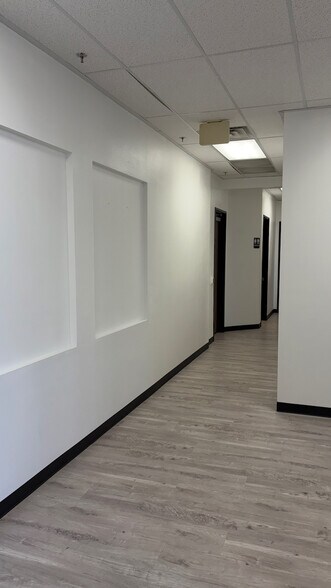 More Photos Of 5136 W Patrick Ln, Las Vegas Warehouse For Lease