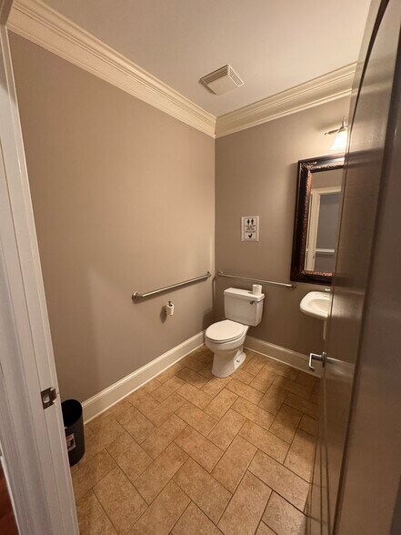 More Photos Of 4720 Peachtree Industrial Blvd, Norcross Office For Lease