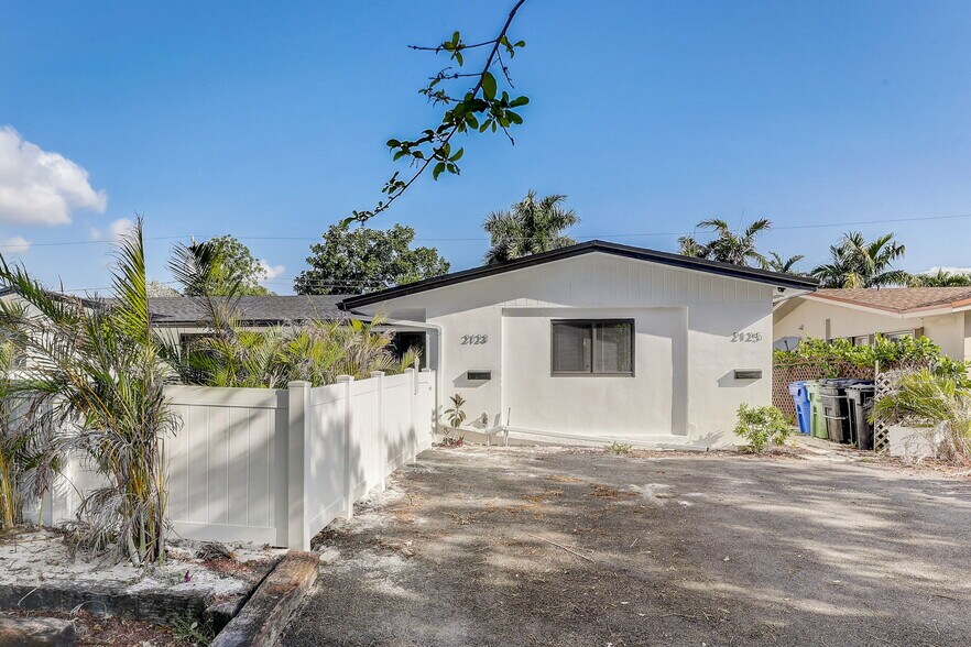 More Photos Of 2121 NE 51st Ct, Fort Lauderdale Apartments For Sale