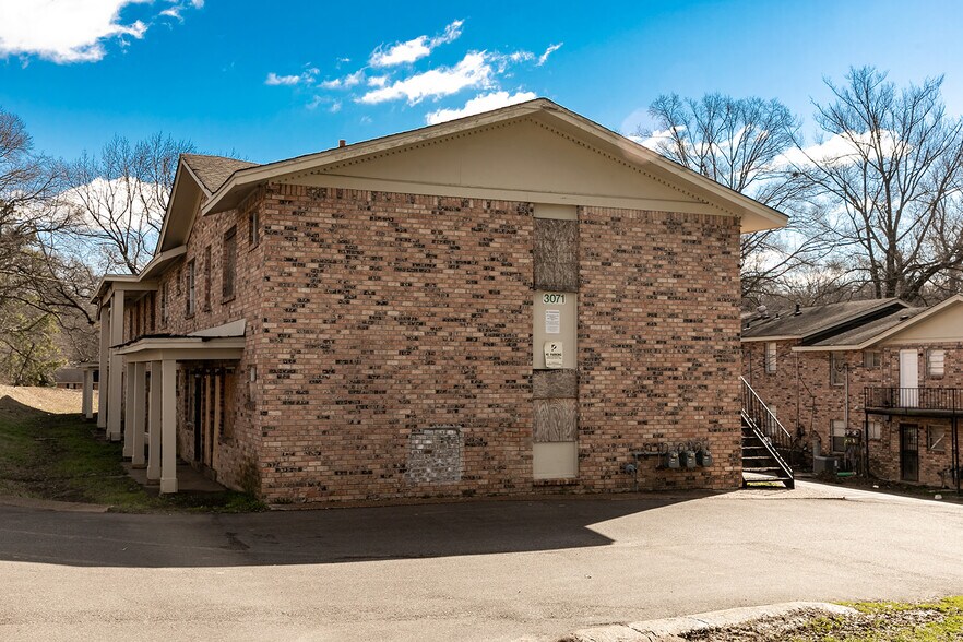 More Photos Of 3081 St. Charles Dr, Memphis Apartments For Sale