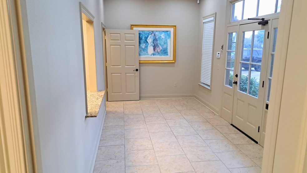 More Photos Of 16851 Jefferson Hwy, Baton Rouge Office For Sale