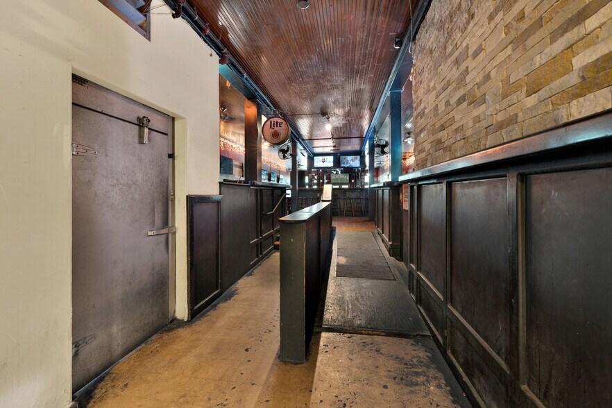 More Photos Of 139 E Hopkins St, San Marcos Bar For Sale