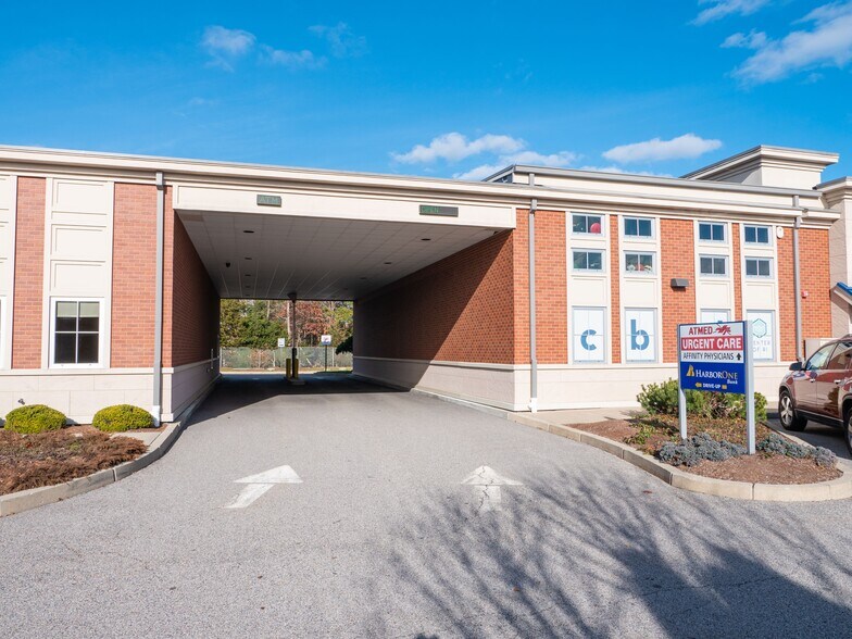 More Photos Of 5750 Post Rd, East Greenwich Medical For Lease