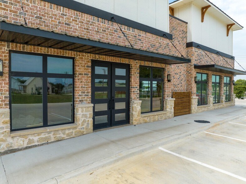 More Photos Of 5536 FM 933 #101, Whitney Flex For Lease