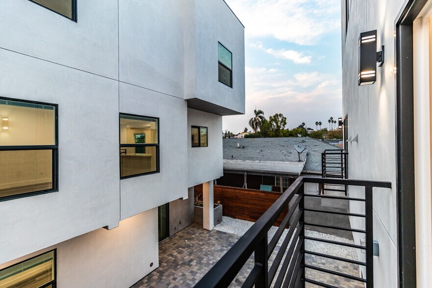 More Photos Of 2150-2154 S West View St, Los Angeles Apartments For Sale