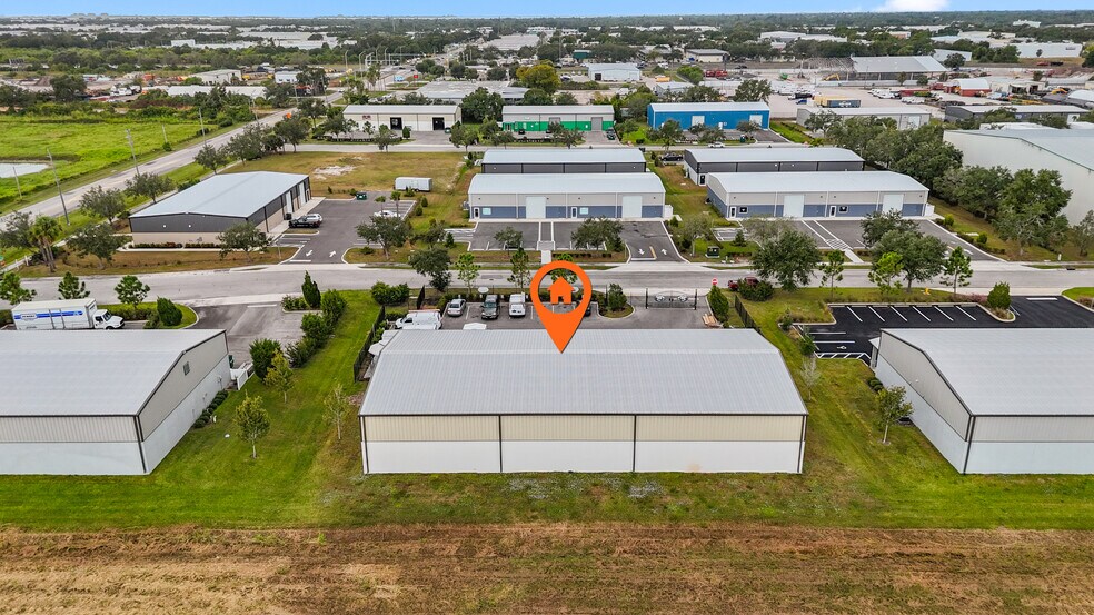 More Photos Of 6860 28th St Cir, Sarasota Warehouse For Sale